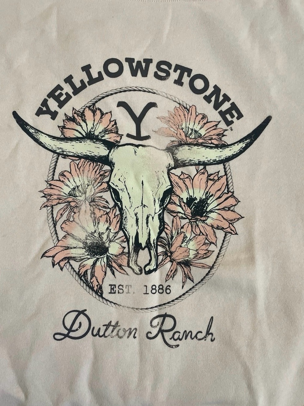 Yellowstone Dutton Ranch Skull Graphic sweatshirt scoop neck - Blush Floral XL